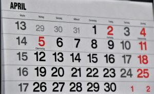 Ein Monatskalender für April mit den Feiertagen an Ostern